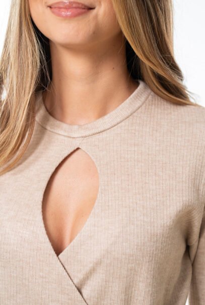 Modern Tricot Neckline Blouse